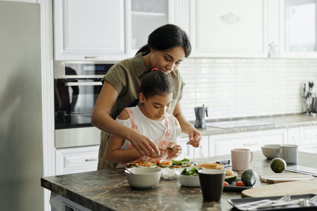 Genoeg groenten, snel klaar en ook nog lekker: koken voor kinderen kan best lastig zijn. Een kidsproof recept is precies wat je zoekt!