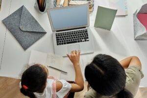 Wachtlijst kinderopvang ouders werken minder