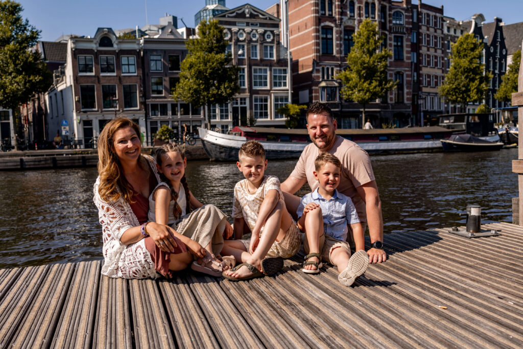 Kinderen opvoeden en werken als je partner vaak weg is: Annet Blokker vertelt haar verhaal over het hebben van een partner bij Defensie.