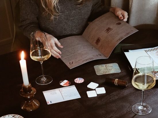 escape room box voor thuis - valentijnscadeau voor hem